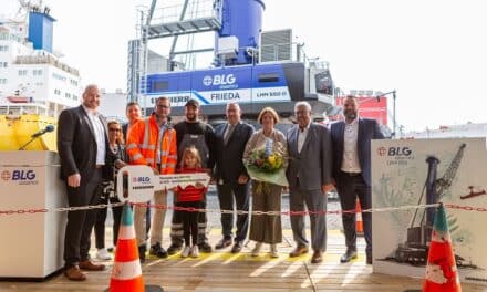 Neuer BLG-Hafenmobilkran „Frieda“ getauft